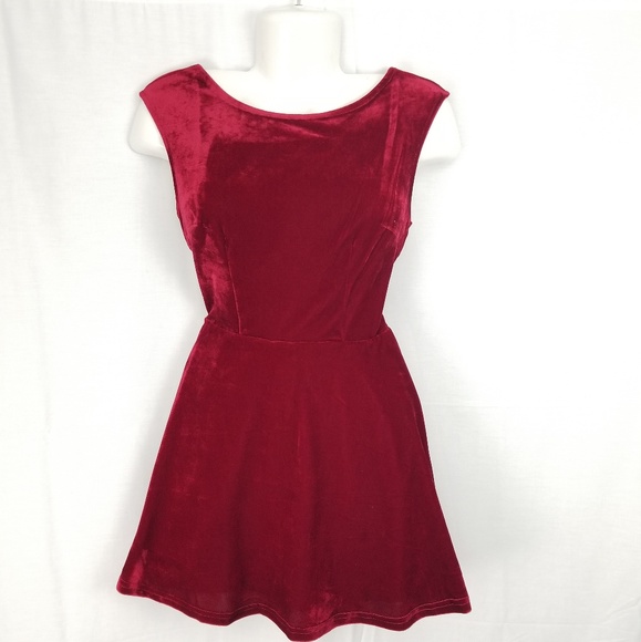 Tobi Red Velvet Dress Short Skater Sz M - Picture 2 of 6